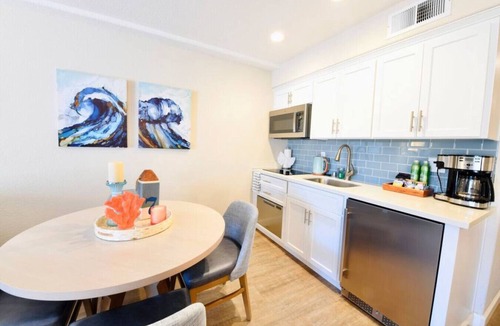Rio del Mar Apartment | Luxury Villa - Flora View - SEASCAPE - Heated 80° Pool - Relaxing Fireplace - Ground Level