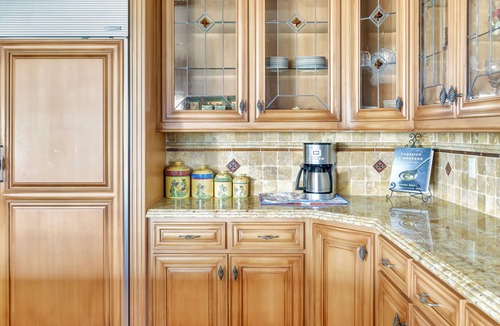 Paso Robles House | Luxury Villa: Pool, Hot Tub, Pickleball, Ping-Pong & Bocce. 10 min to downtown!
