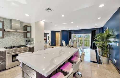 Hollywood Dell Villa | Luxury Villa W/Spectacular Hollywood Hills View