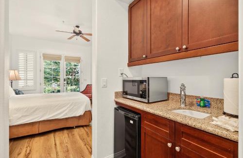 La Quinta Hotel | LV035 Downstairs Pet-Friendly Legacy Villas Studio