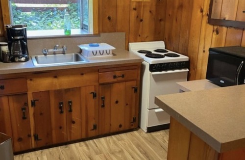 Boulder Creek Cabin | Main House - Masoods Lodge