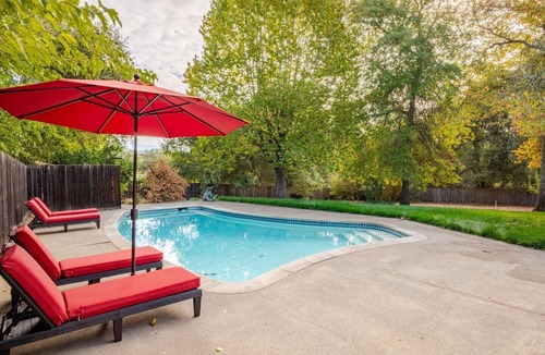 Sonoma House | Majestic Redwoods, Pool, Hot Tub, Chefs Kitchen