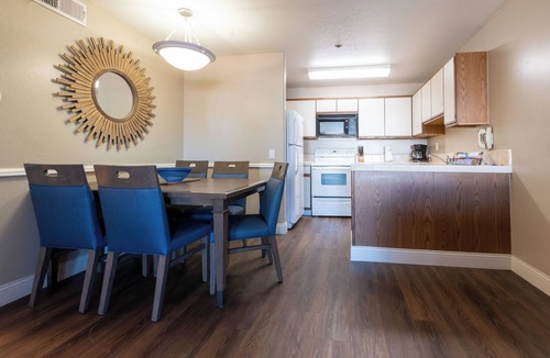 Capistrano Beach Hotel | Make Your Trip More Enjoyable! 2 Relaxing Units, Free Parking, Outdoor Pool