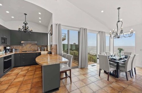 Western Malibu House | Malibu 4BR Beachfront | Ocean Views | C&C