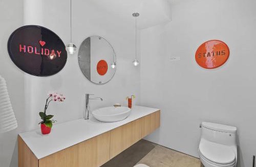 Malibu House | Malibu Art Haven - Pool, Hot Tub & Guest House