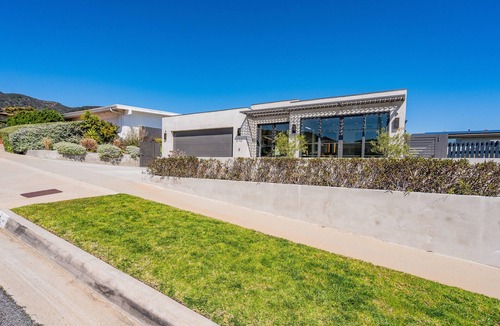 Malibu House | Malibu Beach House with ocean and mountains views with cooling Pacific breezes