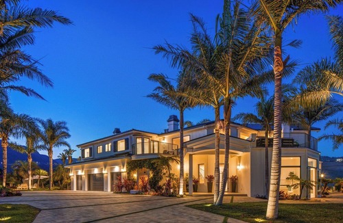 Central Malibu House | MALIBU PACIFIC PARADISE ESTATE WITH 5 BEDS, POOL, SPA, WELLNESS CENTER & VIEWS