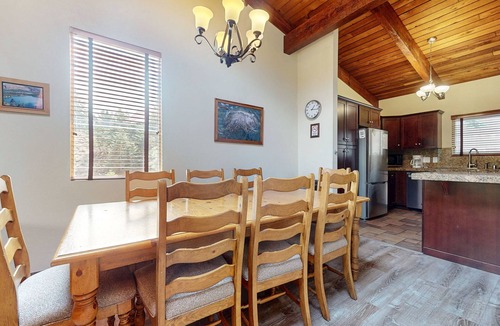Mammoth Lakes Condo | Mammoth Estates 229 Spacious Pet-friendly Mountain Modern Condo with Private Washer Dryer by RedAwning