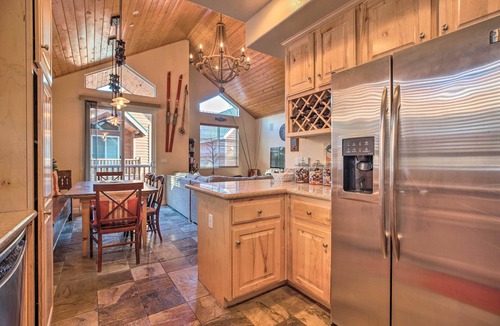 Mammoth Lakes House | Mammoth Lakes Townhome - 10-Min Walk to Village!