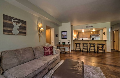 Mammoth Lakes Condo | Mammoth Lakes Vacation Rental w/Community Hot Tub