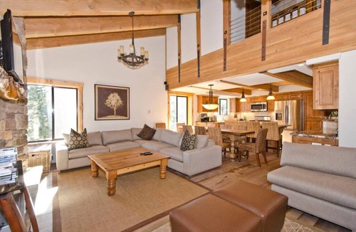 Mammoth Lakes Condo | Mammoth Village Retreat w/3br+loft+4ba+2br nooks. Fits multi-families in style!