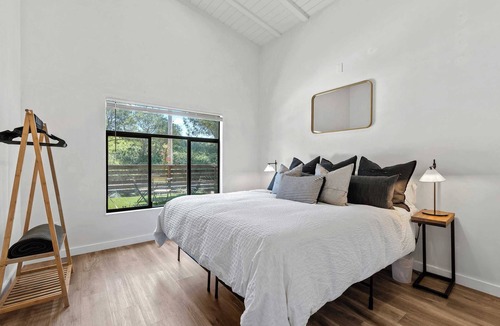 La Selva Beach Apartment | Manresa Surf House -2 bedroom- Hot Tub- Fire Pits