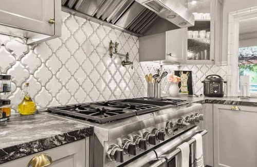 Modesto House | @ Marbella Lane - Alpaca Farm House l Pool