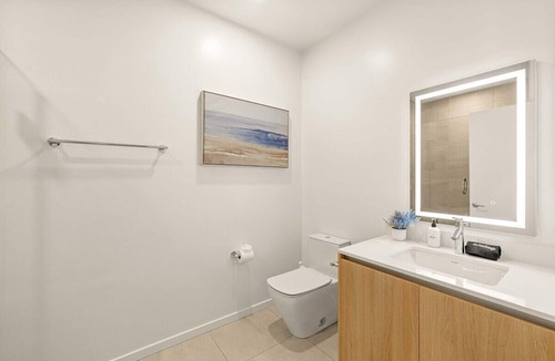 Waterfront Apartment | @ Marbella Lane - Cozy Retreat: 1BR in Long Beach