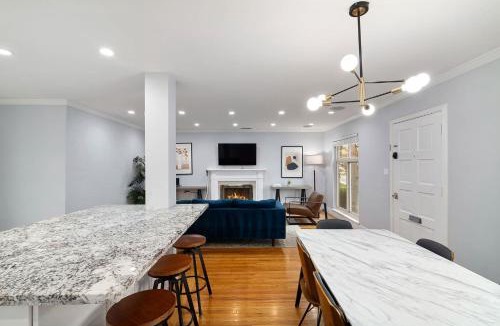 San Jose House | Marbella Lane Impeccable 3BR Delightful Escape