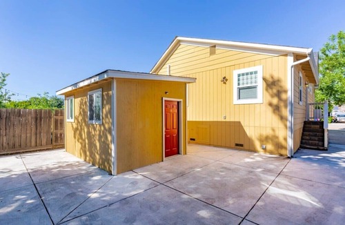 Northside House | @ Marbella Lane - MiniGuest House 11-Min to Levi's