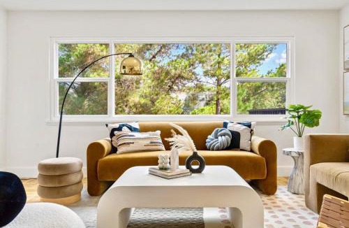Linda Mar House | @ Marbella Lane - Modern 4BR Coastal Charm