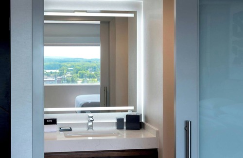 Metro Center Hotel | Marriott Springfield Downtown