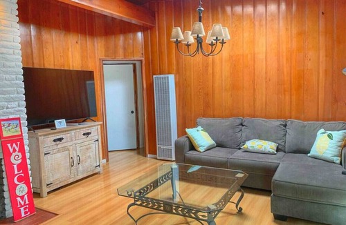 East Manhattan Beach Apartment | MB Gem 1 - 1.3Miles To Beach, Close To LAX & Park
