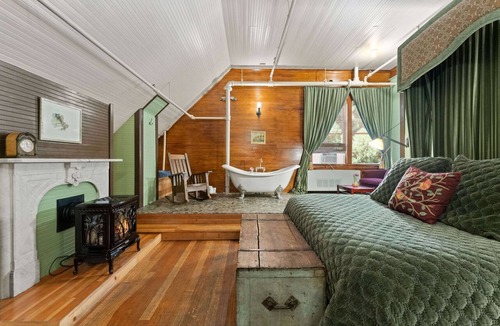 McCloud Hotel | Mccloud Mercantile Hotel