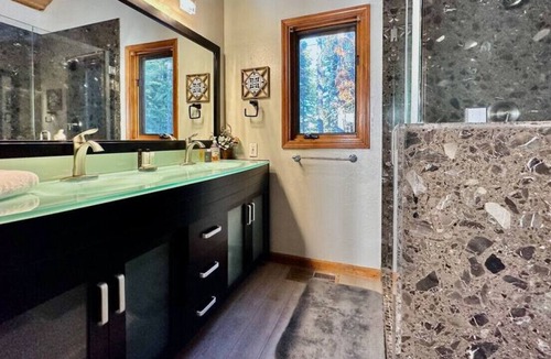 Country Club Estates Cabin | Meadow · 3-Story Winter Wonderland