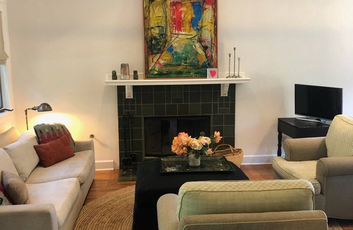 Ojai Cottage | Meadow cottage between downtown Ojai and Shelf Road trailhead less than .5 mile