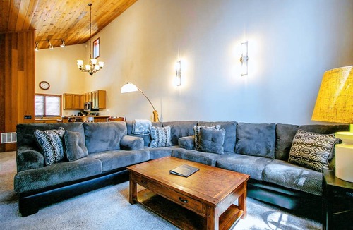 Mammoth Lakes Condo | Meadow Ridge 7