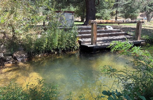 Kernville House | Meadowlands Cottage, Horse Ranch with Wood Burning Stove and a River, Hot Tub