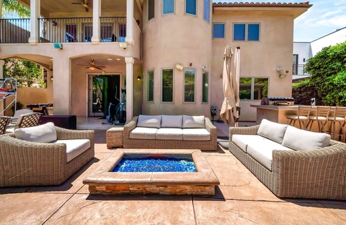 Tarzana Villa | *Mediterranean Tarzana Villa perfect for Families*