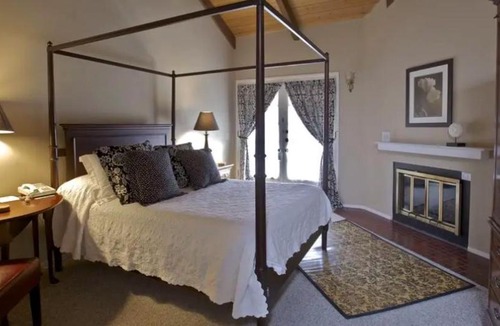 Old Monterey Hotel | Merritt House Hotel