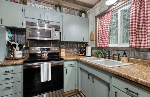 Sierra Cedars Cabin | Merry Meadow Cabin with Pond Views & BBQ Grill