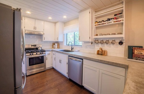 Sierra Village House | Mi-Wuk Mountain House | Getaway in the Pines