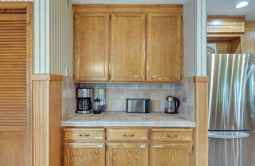 Sierra Village Cabin | Mi-Wuk Village Vacation Rental w/Multi-Level Deck