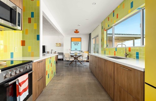 Twentynine Palms House | Mid-Century Views - 2 Min to JTNP - Retro Vibes