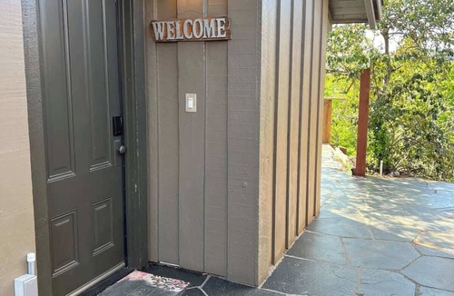 Bananna Belt House | Midtown Cabana with Scenic Patio Private Entrance