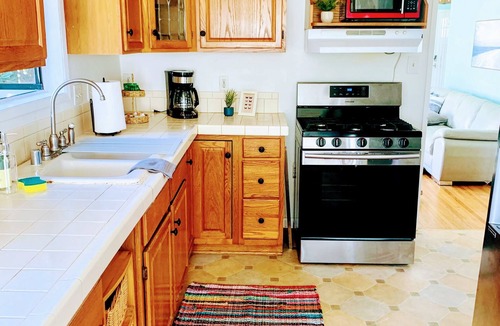 Ventura House | Midtown Ventura Family & Pet Friendly Cottage