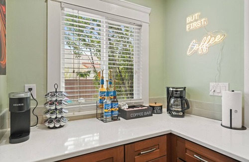 Belmont Heights House | Mins to Belmont Shore - Firepit - Game Room - BBQ - Free Parking - FIFA 2026!