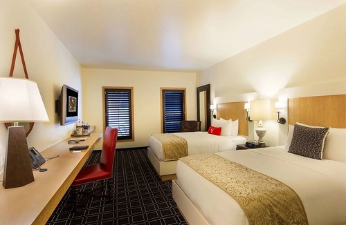 San Jose Hotel | Minutes Away from Winchester Mystery House! Modern Units w/Valet Parking!