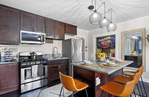 Eastside Apartment | Minutes from Beach - No Cleaning Fee - Free Parking - FIFA 2026!