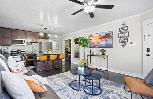 Eastside Apartment | Minutes from Beach - No Cleaning Fee - Free Parking - FIFA 2026!