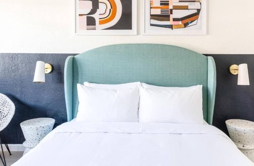 Piedmont Avenue House | Minutes to Good Old Lake Merritt! Pet-friendly modern-retro style motel