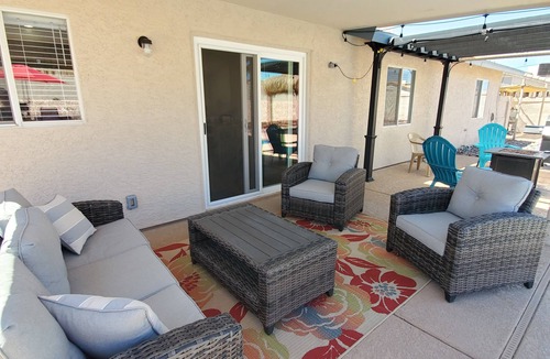 Lake Havasu City House | Minutes to Lake Havasu and Havasu Riviera Marina! Beautiful pool & spa home!