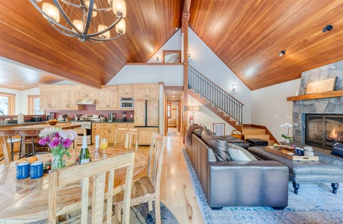Pineland House | Minutes to Ski Resorts, 5min Walk to Lake | Sunnyside | Ward Creek by AvantStay