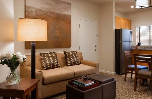 Palm Springs Resort | Mission Hills Resort Villas For Coachella Weekend