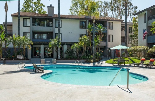 Warner Center Apartment | Mod Woodland Hills 1BR w/Pool & Gym, near Warner Center, by Blueground