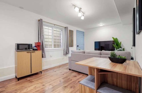 Inner Parkside House | Modern 1BR Suite w/ Private Entry Near SFSU, Park & Transit