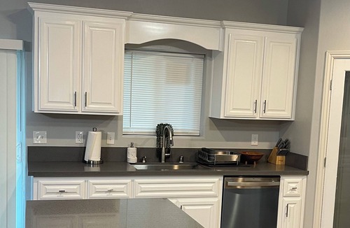 Tulare House | Modern 3-bed Home with New Appliances, very Spacious Backyard with EV charger
