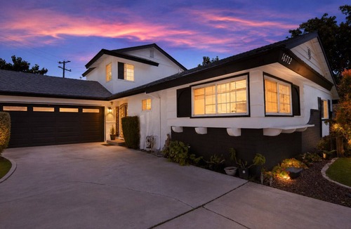 Huntington Beach House | Modern 4-bedroom house in charming Huntington Beach with spacious backyard
