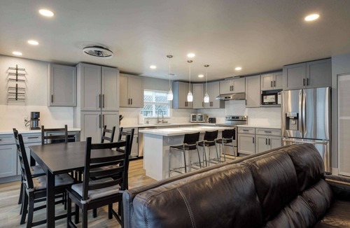 Edenvale House | Modern 4BR Home, Sleeps 9, Near Silicon Valley