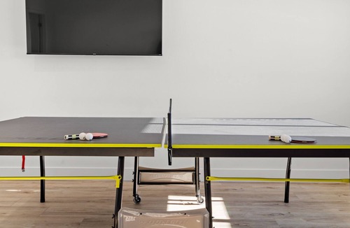 Los Angeles House | MODERN 5 BR in LA Arts District w/Game Room & WiFi